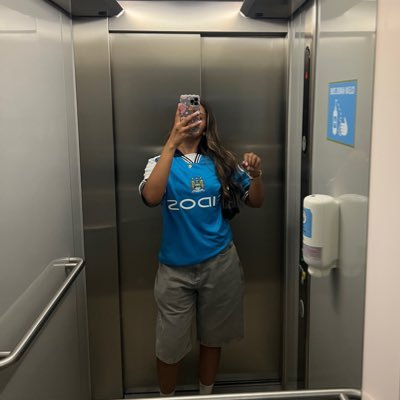 leesh98_'s profile picture. 
