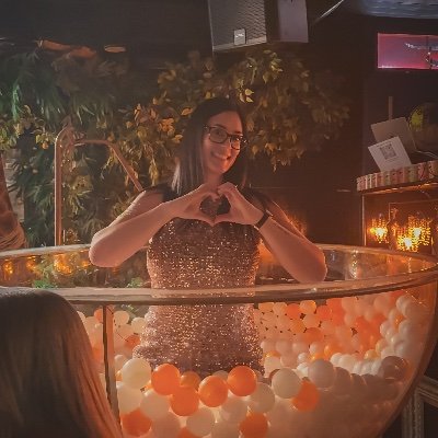 CourtyBSwiftie's profile picture. 