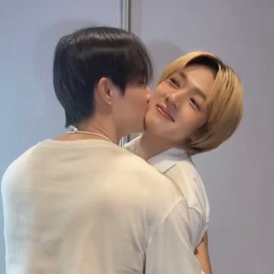 mnmxznn's profile picture. @zee_pruk @CwrNew @GOT7 🧚🏻‍♀️🌷🌈