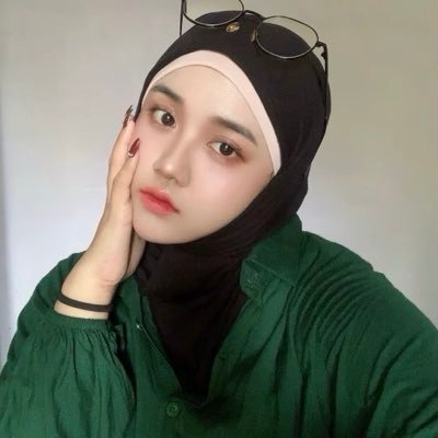 lisazatmiko's profile picture. a person who enjoys rain and rainy days, and who is fascinated by the sights, sounds, etc., of rain.