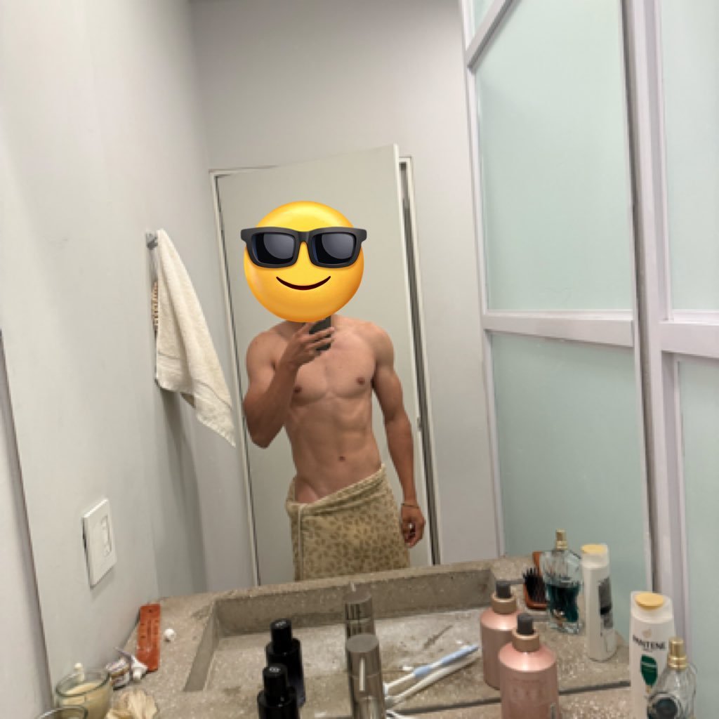 Rex33933's profile picture. 