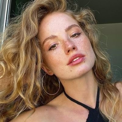 nestrhys's profile picture. ` who longs to live the immensity of love.