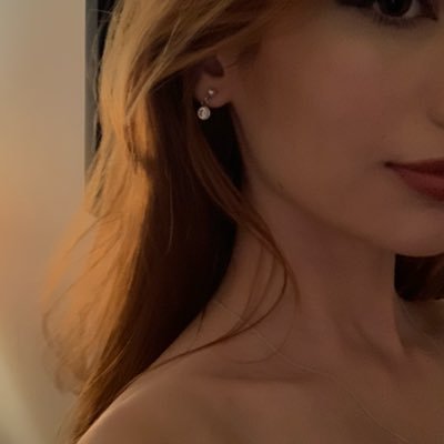 _livlivv's profile picture. 