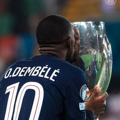 vincenzo95500's profile picture. je pleure que de l, intérieur pour que mes soucis se noient