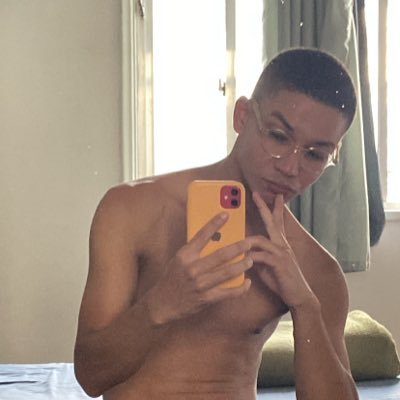 saturnolaranja_'s profile picture. adicione uma bio no seu perfil