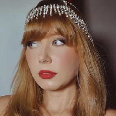 Rebecca_Smile's profile picture. oh you shake it up baby.