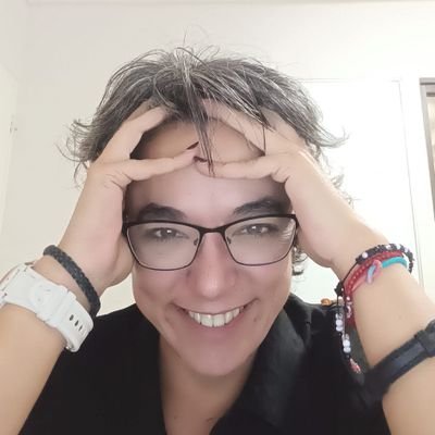 maprifu's profile picture. Siempre regresaré... Antichairos, sarcástica, neoliberal y capitalista. 
Team Sillón Amarillo