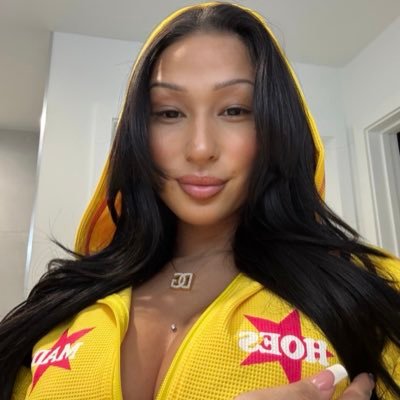 dimedayna's profile picture. i don’t exist irl