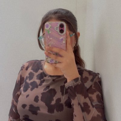 ShutupAyushiii's profile picture. delusional