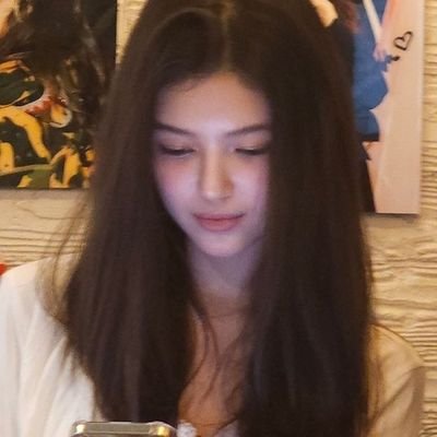 scapuIa's profile picture. Your eyes in the woods are keeping count.