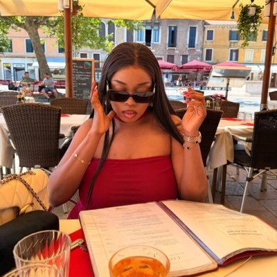 topbrandbabe's profile picture. Hot stuff