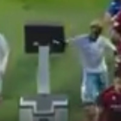 dyoldi3's profile picture. Que me hackearan el twitter es una señal, pero como el hombre siempre tropieza con la misma piedra, vuelvo. De izquierdas, zaragocista y croquetista.