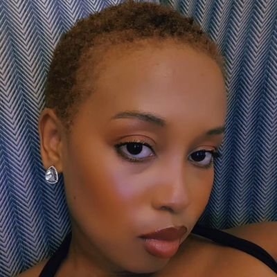 rosey_matsemela's profile picture. | introverted extrovert|