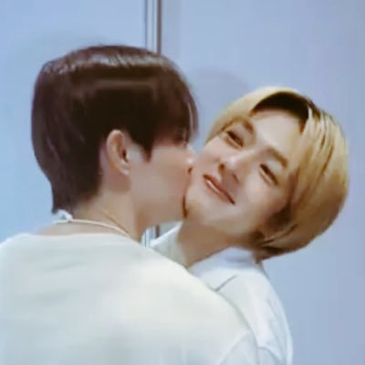 porcelaingress's profile picture. Este amor no lo explicamos, lo cuidamos. Léeme en Wattpad -CrystalCotton 🫰🏻