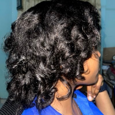 olyxstarrr's profile picture. 𝖽𝖾𝗌𝗂𝗋𝖾 𝗍𝗈 𝗅𝗂𝗏𝖾, 𝗅𝖺𝗎𝗀𝗁 𝖺𝗇𝖽 𝗅𝗈𝗏𝖾.