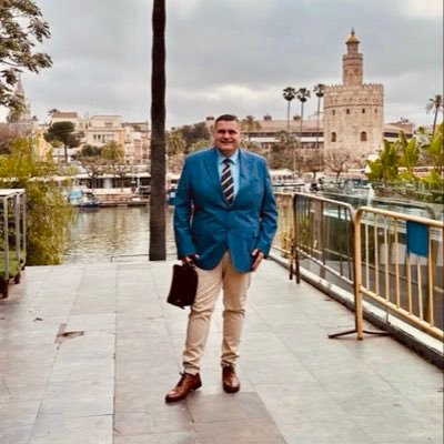 DeLos8589's profile picture. Criado  en Canarias 🇮🇨 y socio del Sevilla FC desde mi nacimiento..casi na 😜