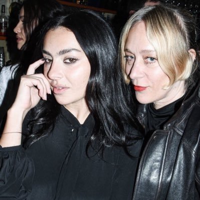 mabellonghtti's profile picture. liam gallagher se ele fosse mulher