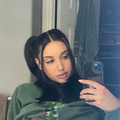 MaryLunakate's profile picture. friendly 💞 and fun to be with 👩‍❤️‍👨