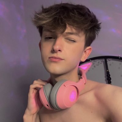 MonicSadjo18's profile picture. He/Him