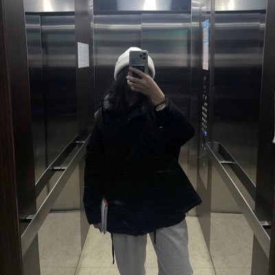 aknikamakni's profile picture. 