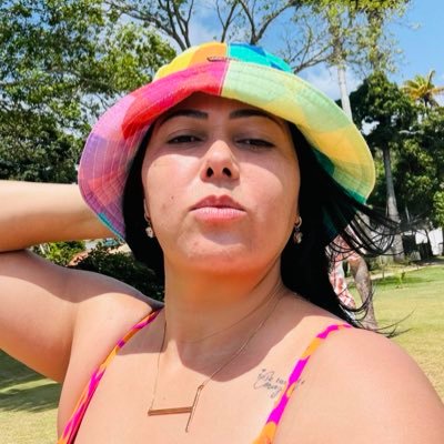thaisefavelino's profile picture. 
