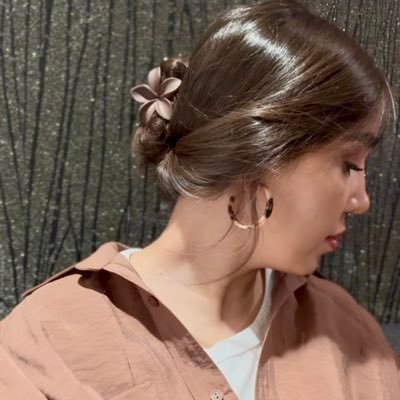 nazizi_4's profile picture. |گرفتــارِ دنیــایِ ممنـوعہ‌ها|
🍁