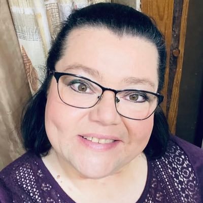 Isabell0332's profile picture. The only way to do great work is to love what you do❤️❤️
