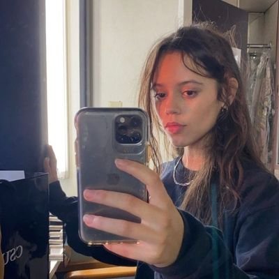 filhaderhaegon's profile picture. falo de livros, Beyoncé, asoiaf. as vezes eu escrevo poemas sobre morte.