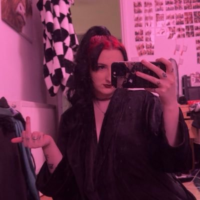 TheGothGoddessx's profile picture. 𝑺𝒐𝒇𝒕, 𝒔𝒑𝒐𝒊𝒍𝒆𝒅 𝒂𝒏𝒅 𝒖𝒏𝒂𝒗𝒂𝒊𝒍𝒂𝒃𝒍𝒆 𝒕𝒐 𝒕𝒉𝒆 𝒃𝒓𝒐𝒌𝒆. 𝑩𝒓𝒂𝒕𝒕𝒚 𝑷𝒓𝒊𝒏𝒄𝒆𝒔𝒔 ♥︎♡