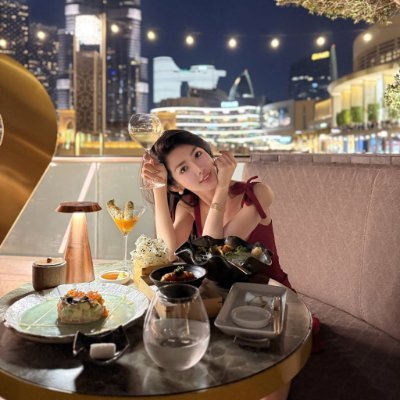 uu_f1c's profile picture. Success is when your signature becomes an autograph 👑✨💖🤍