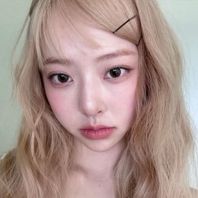 crzorbit's profile picture. 18  !
