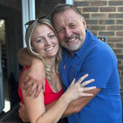 StaceyLittle's profile picture. Mummy to Billy 💙 Mummy to Bobby 💙 Wife to @davebrotherwood West Ham United ⚒ used to kick a ball about ⚽️