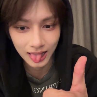 28plotwist's profile picture. just a girl in the world