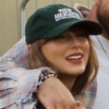 huntfeldx's profile picture. the eras tour sp n2