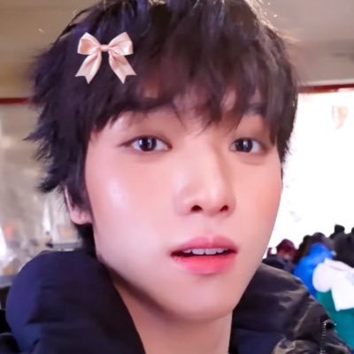 yujunsmile's profile picture. caught in jung yujun’s web somewhere in the multiverse