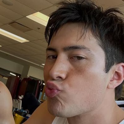 shinegirrl's profile picture. teaching, reading and coding (71/75 📖)