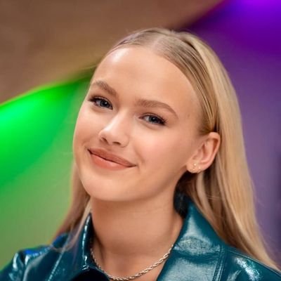 xlittlexTarax's profile picture. 17. futura cantante y actriz hermana menor de Hailey  y Olivia