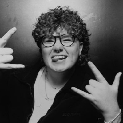 tpwkmeg's profile picture. just silly fun || 27 || éire || ⚢ || she/her || @mega_meaniess