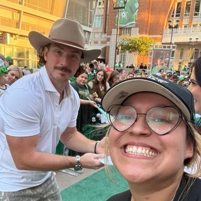 clawdeeyah_'s profile picture. 30 | #TexasHockey #LeafsForever #AllforTX #GoPackGo |she/her| totta hemmetissä!!