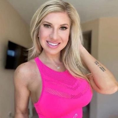 wilcomulder's profile picture. Christian | Fashion Model | Spreading love & light through art & style | Inspiring faith-driven beauty  #ModelLife