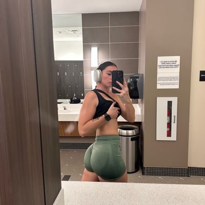 ashley114758's profile picture. 
