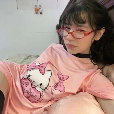 valberriesmot's profile picture. Welcome to my page baby 🐰💗 Go to the link to watch more :3