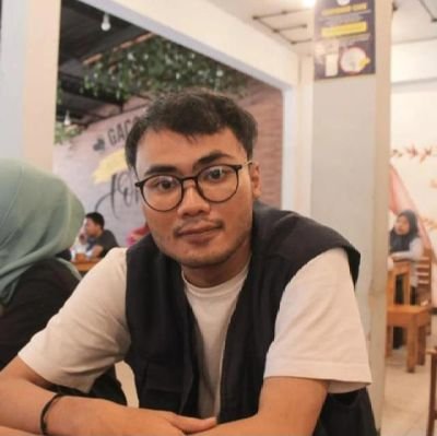 makeitups's profile picture.
