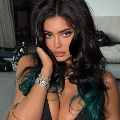 kyyliejenn's profile picture. 