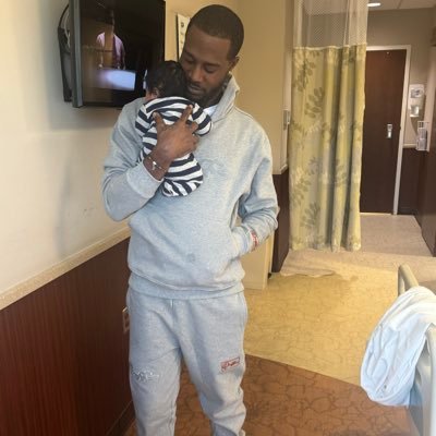 Esquireee's profile picture. Chasing to be a better ME❗️ #EsquireNTheKitchen #DogDadsKennels