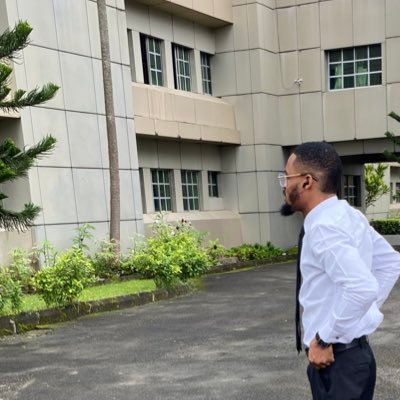 prynze_uzo's profile picture. Copywriter || Project Manager (I.T) || Political & Social Commentator || Chelsea Fan || Bold people see from me…✍🏾