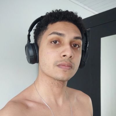 _vinitter's profile picture. apenas um engenheiro perdido aqui no twitter e muito fã da first brazillian (@anitta)