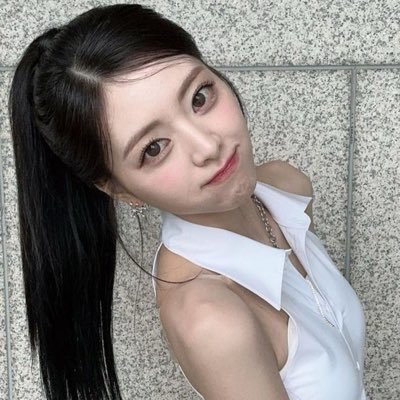 yunaaverseee's profile picture. 