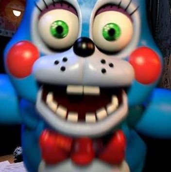 vyvans3r's profile picture. 