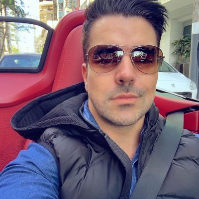 robertreece01's profile picture. orthopedic surgeon 👨‍⚕️